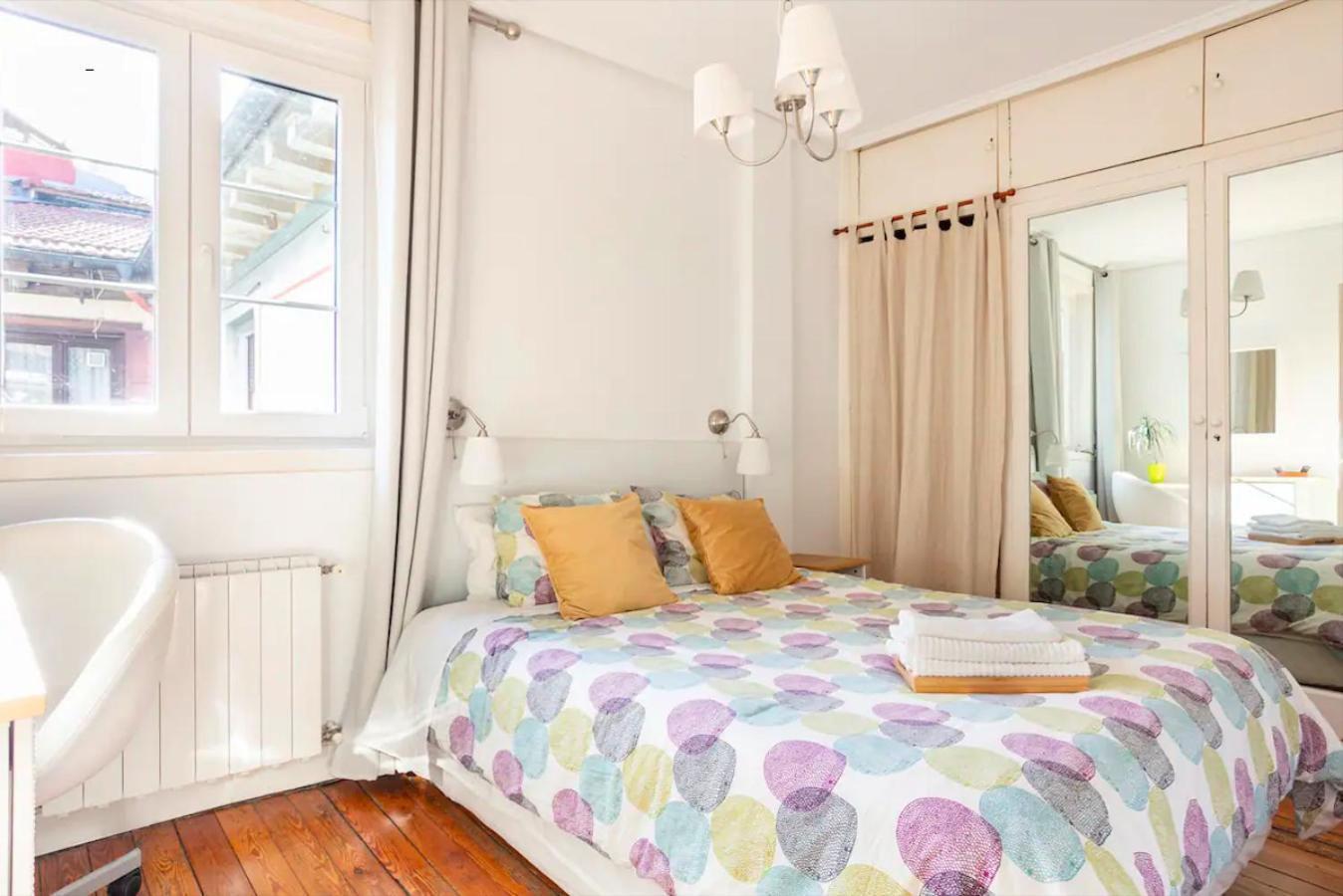Plaza Nueva Habitaciones Бильбао Номер фото